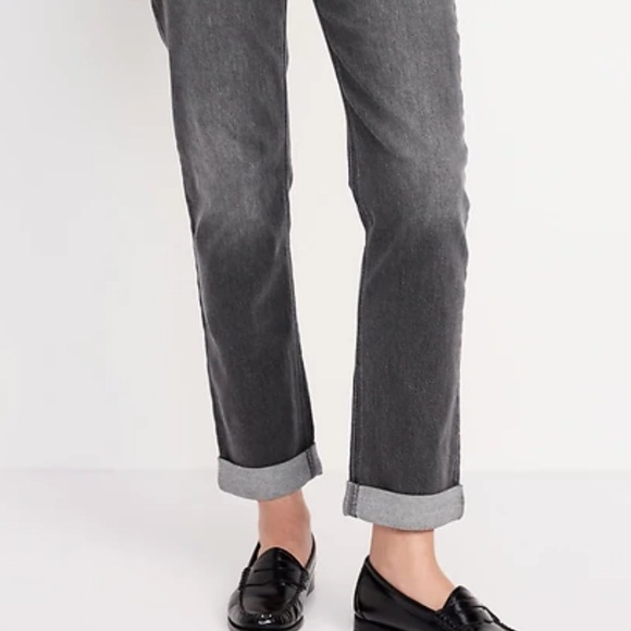 Old Navy Mid-Rise Wow Boyfriend Straight Jeans - Picture 2 of 13